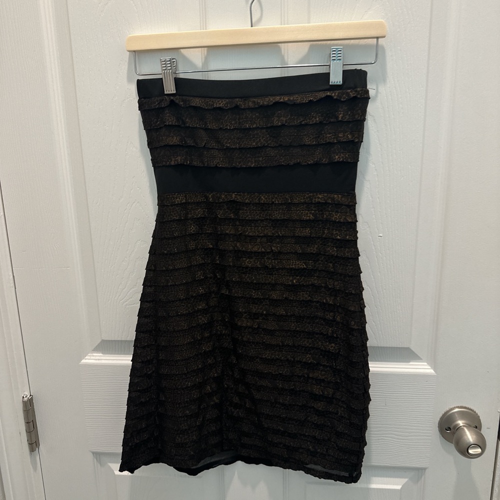Ister Strapless Layered Cocktail Dress with leopard print design